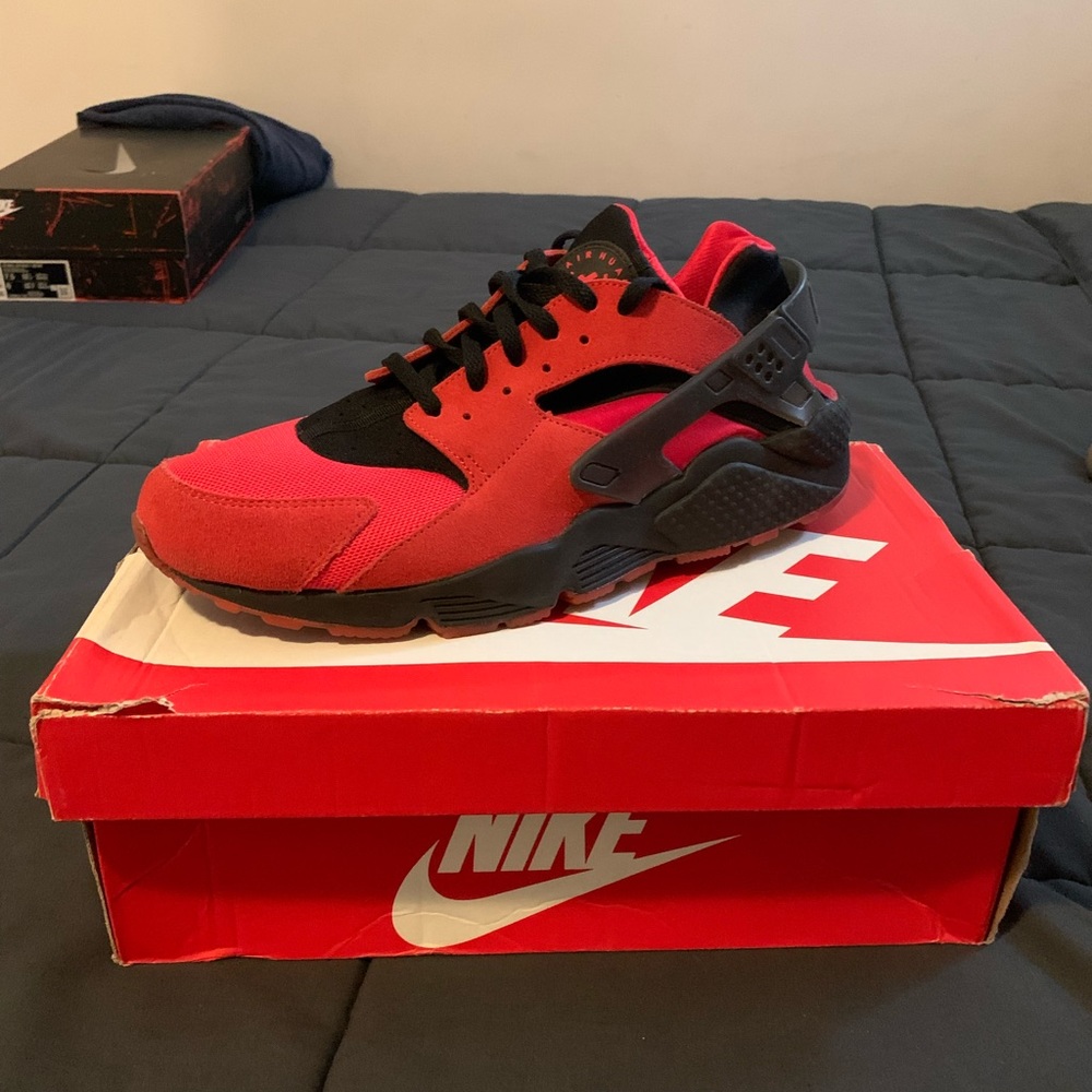 Nike Air Huarache QS love hate